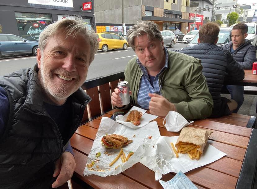 Glenn Robbins and Dave O'Neil get burgers
